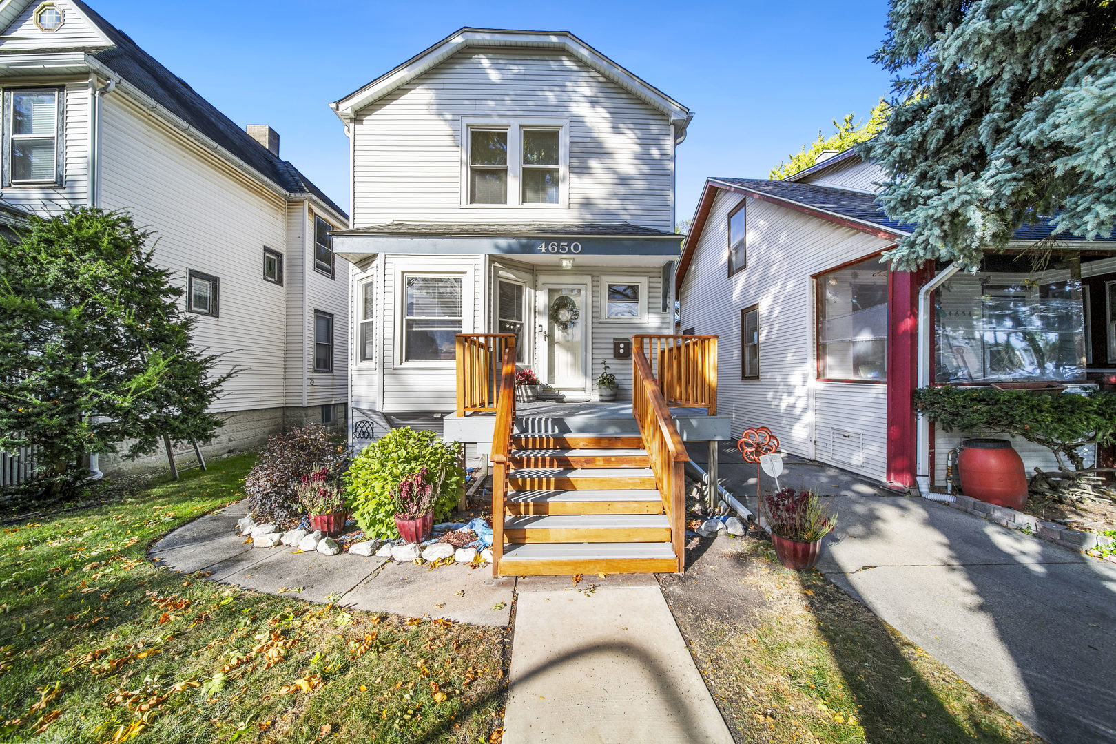 a front view of house with yard