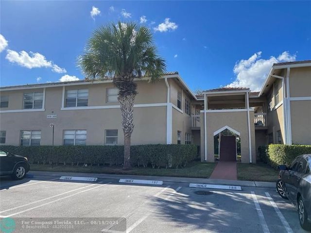 $208,000 | 1032 Twin Lakes Drive, Unit 21G | Coral Springs