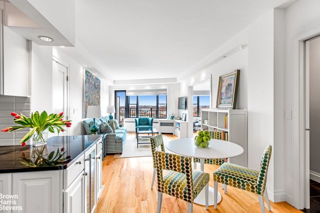 $775,000 | 55 East End Avenue, Unit 16B | Upper East Side