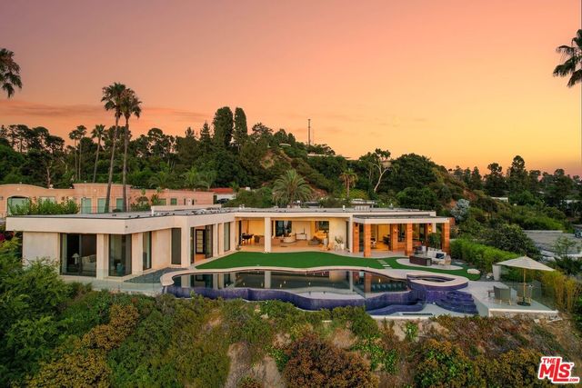 $18,500,000 | 455 Castle Place | Beverly Hills