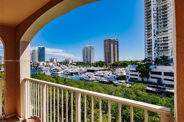 $659,000 | 19601 East Country Club Drive, Unit 7608 | Aventura