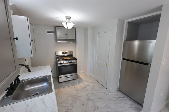 $2,600 | 15 Ridgeview Avenue, Unit 2 | Mattapan