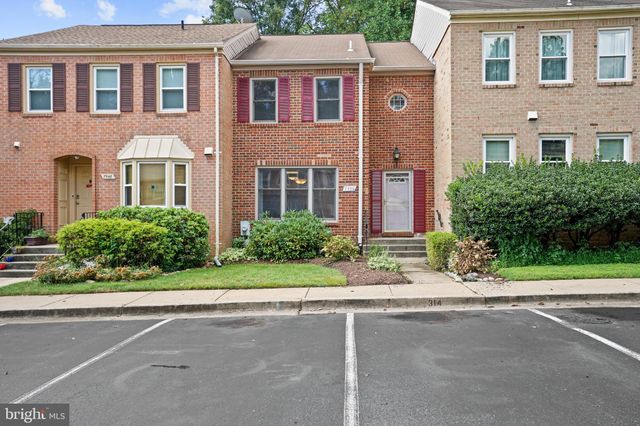 $3,800 | 7550 Heatherton Lane | Inverness Knolls Condominiums