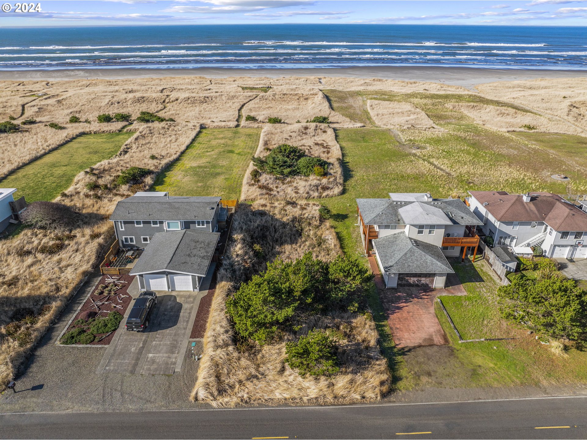 a aerial view of a house with a outdoor space