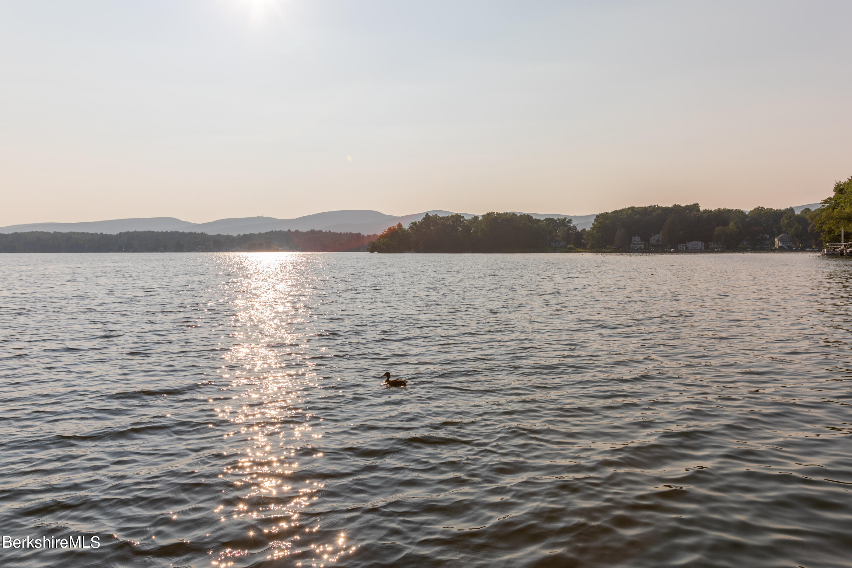 Pontoosuc Lake