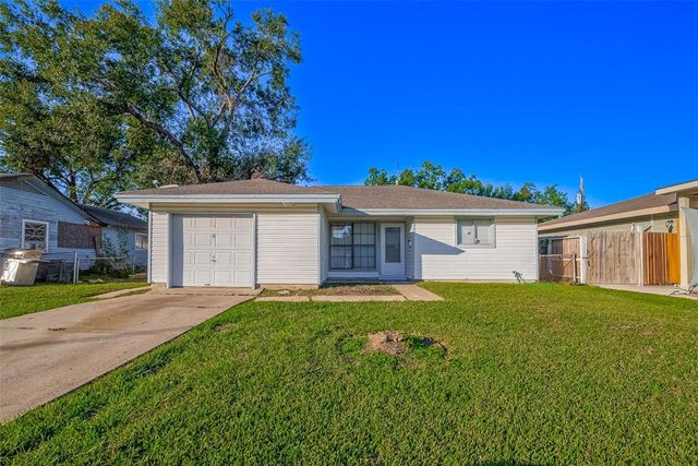 $209,000 | 2715 Raymond Street | Red Bluff Terrace