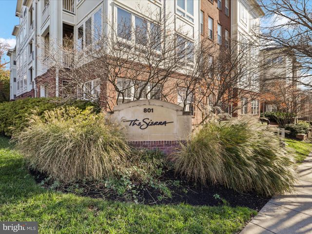 $475,000 | 801 South Greenbrier Street, Unit 111 | Columbia Heights West