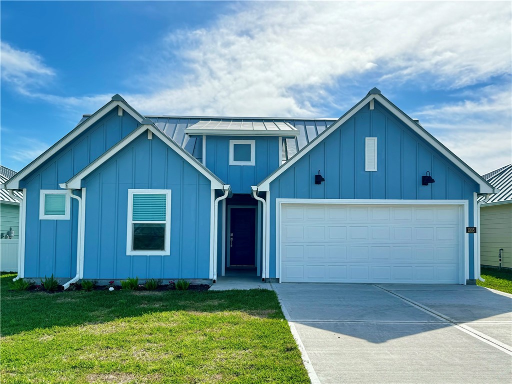 a front view of house with yard