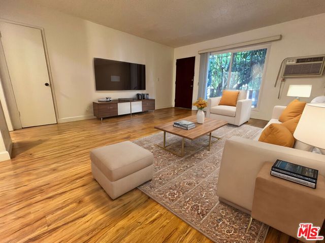 $2,425 | 2332 South Beverly Glen Boulevard, Unit 2 | Century City