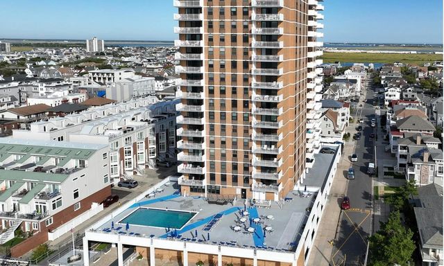 $450,000 | 5200 Boardwalk, Unit 14A | Lower Chelsea