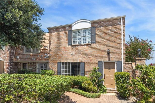 $269,000 | 6477 Olympia Drive, Unit 70 | Houston