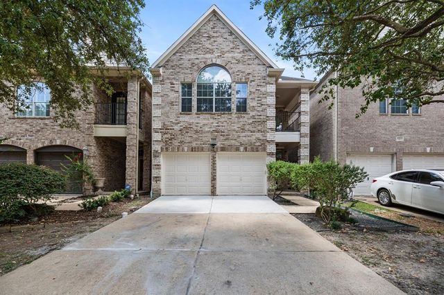 $695,000 | 5429 Fairdale Lane | Galleria