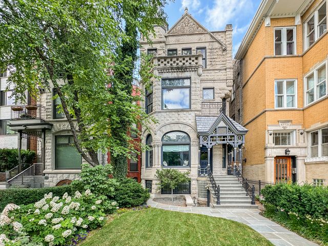 $3,975,000 | 538 West Deming Place | Lincoln Park