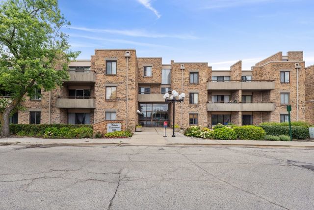 $169,999 | 1926 Prairie Square, Unit 329B | Schaumburg