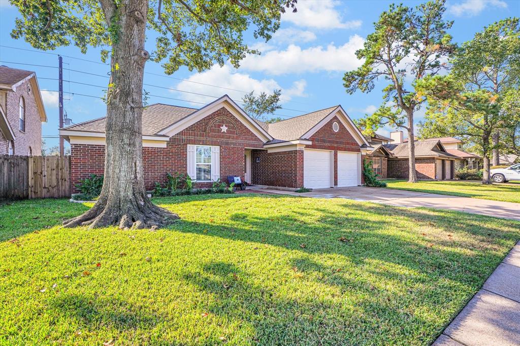 Stunning curb appeal!!