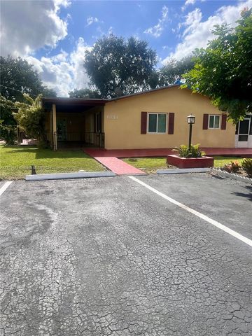 $2,000 | 6138 Southwest 32nd Street, Unit 1 | Miramar Isles