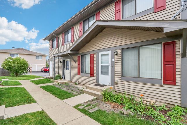 $239,900 | 29W532 Winchester Circle West, Unit 2 | Warrenville