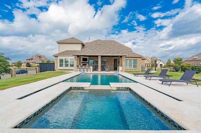 $1,150,000 | 505 Eloise Drive | Heath