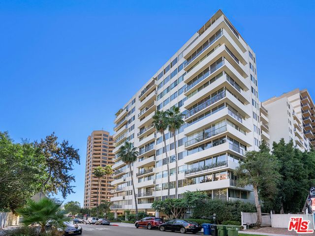 $575,000 | 10433 Wilshire Boulevard, Unit 610 | Westwood