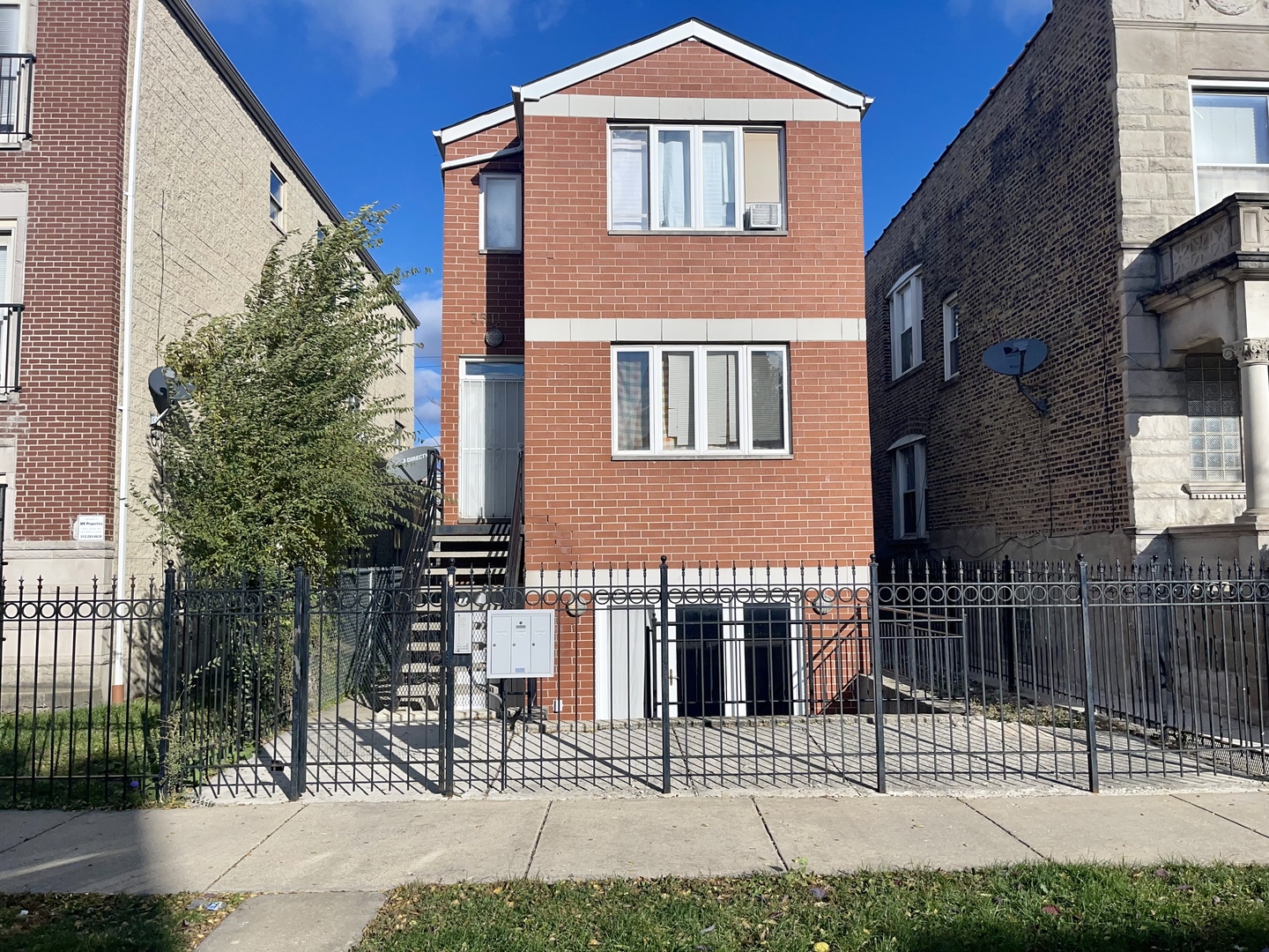 3518 West Lexington Street, Unit 1, Chicago, IL 60624 | Compass