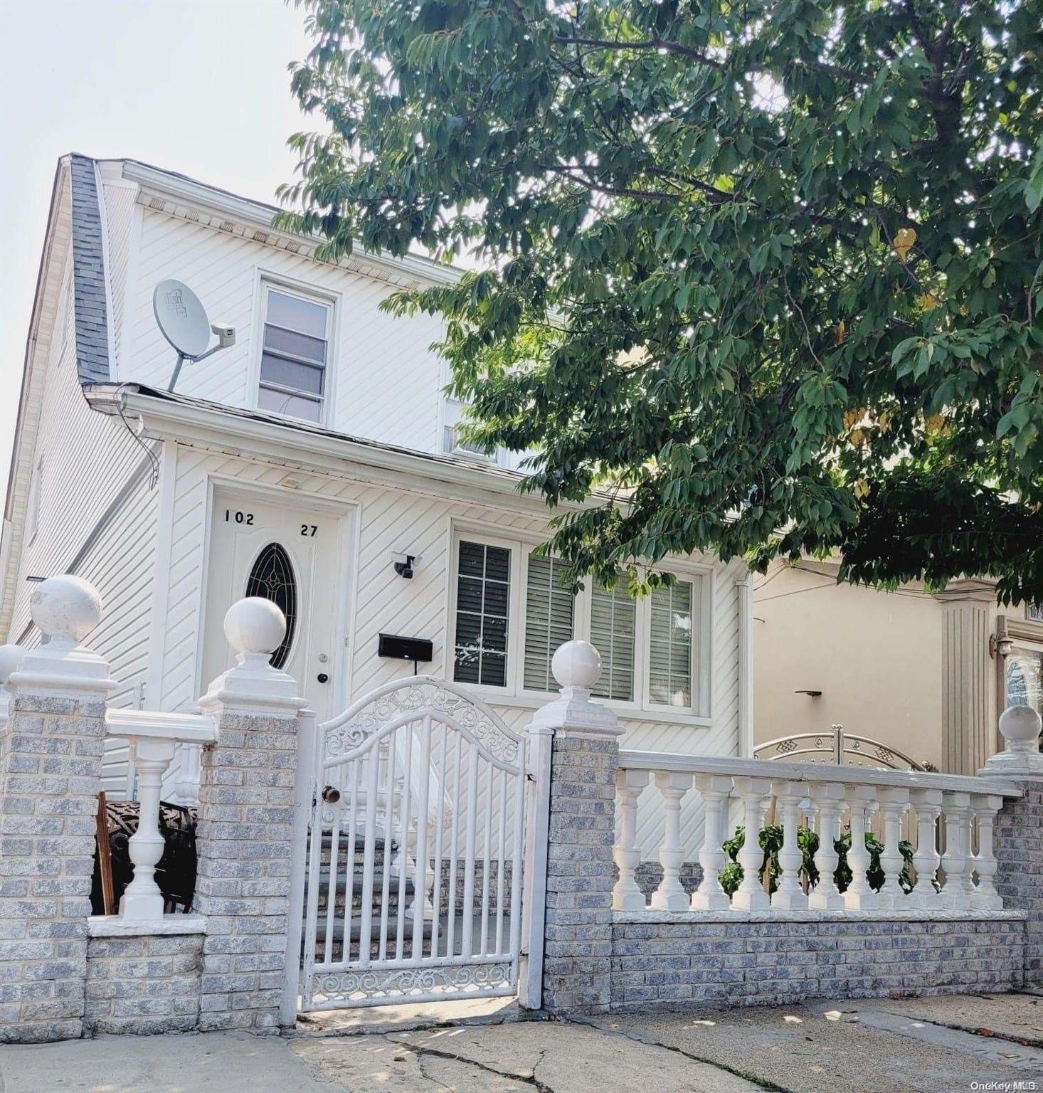 a view of a house with a outdoor space