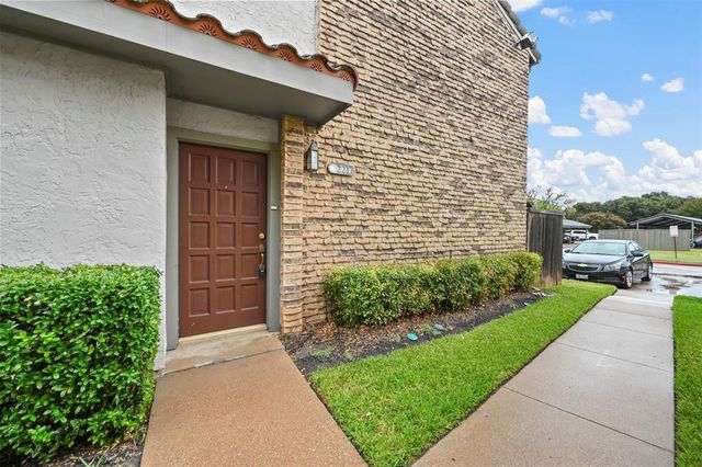 $1,650 | 14800 Enterprise Drive, Unit 22D | Central Farmers Branch