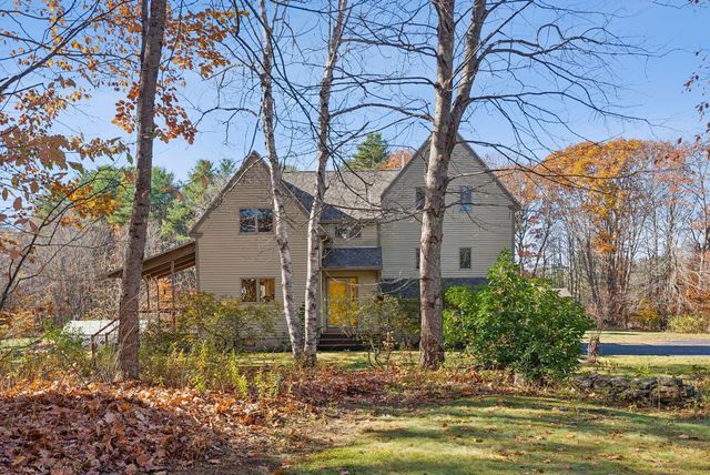 $945,000 | 6 Bishop Farm Road | Freeport