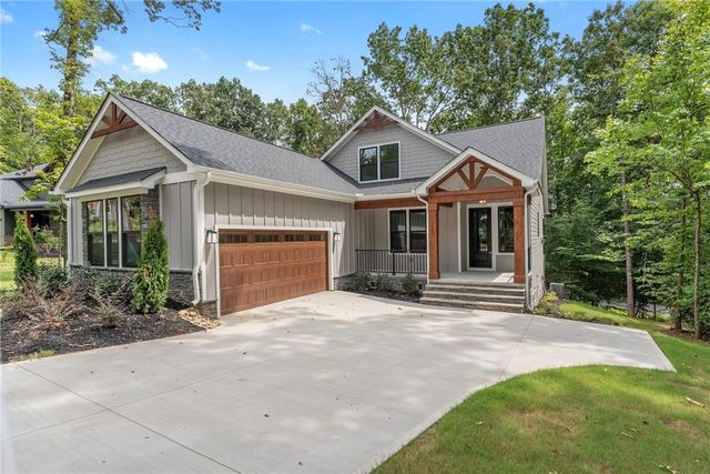 $594,300 | 3104 Chatham Drive | Cross Creek Plantation