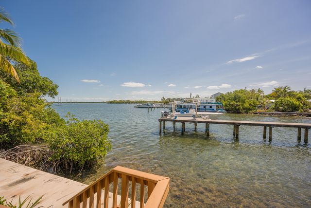 $995,000 | 32 Hilton Haven Road, Unit 8 | Key West