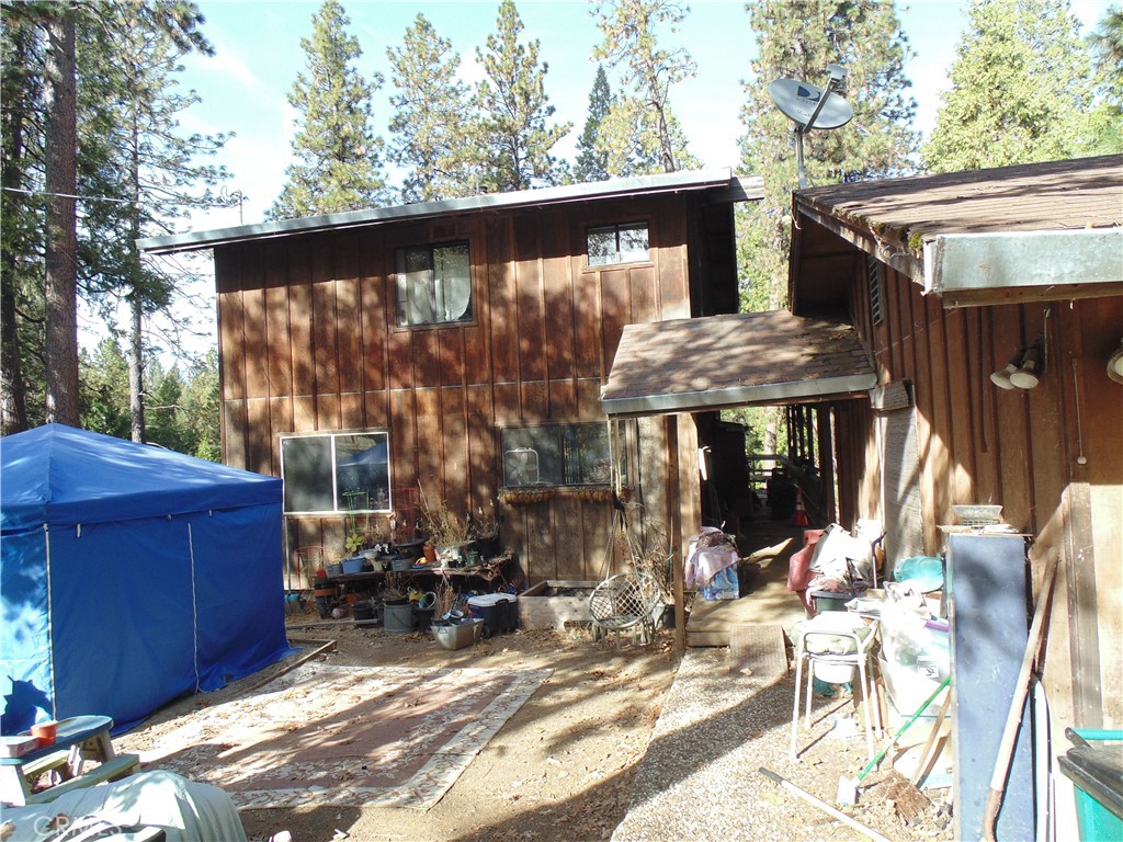 a view of outdoor space yard and patio