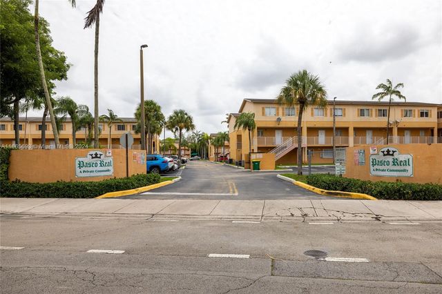 $2,890 | 6245 Southwest Kendale Lakes Circle, Unit 112 | Paseo Real Condominiums