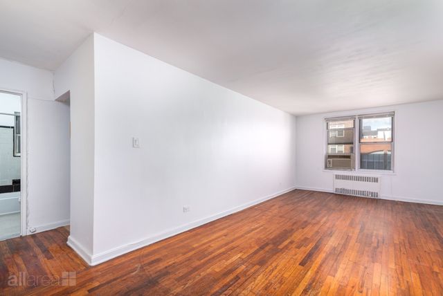 $2,600 | 67-30 Clyde Street, Unit 3B | Rego Park