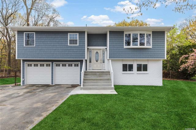 $675,000 | 140 East Woodside Avenue | East Patchogue