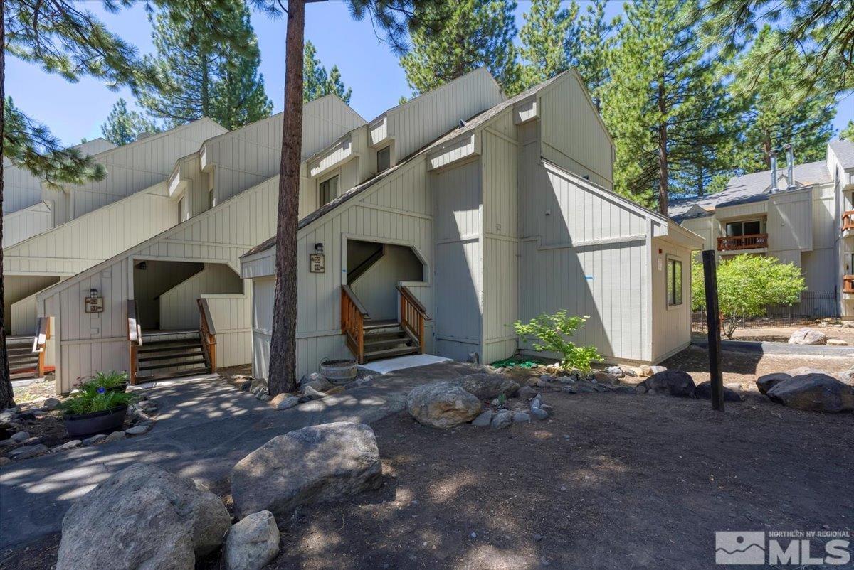 a view of a back yard of the house