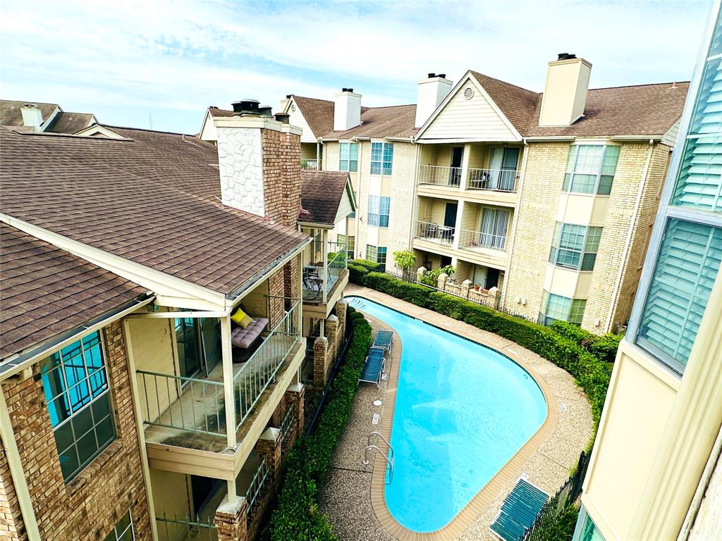 a house view with a outdoor space