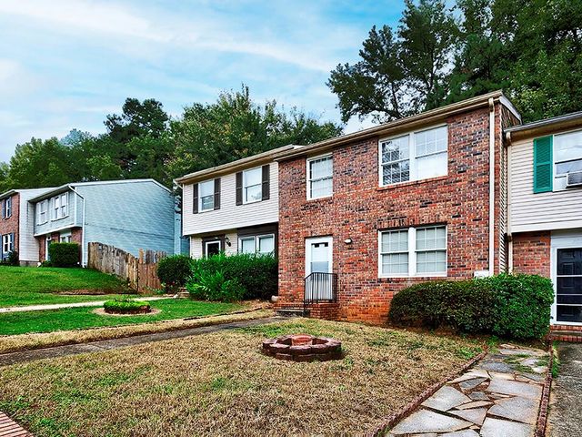 $1,675 | 301 Roswell Commons Circle | Roswell