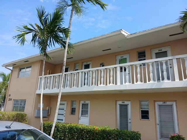 $136,000 | 2214 Northeast 1st Way, Unit 201 | Boynton Beach