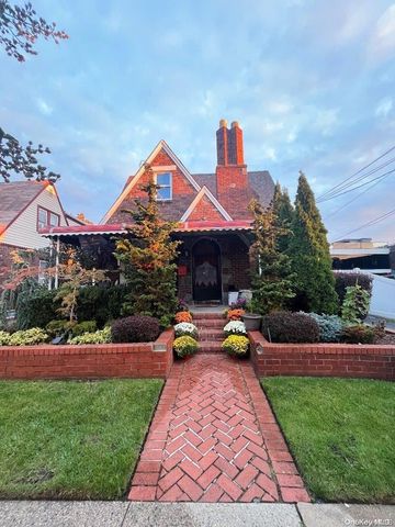 $875,000 | 156 Ivy Street | West Hempstead