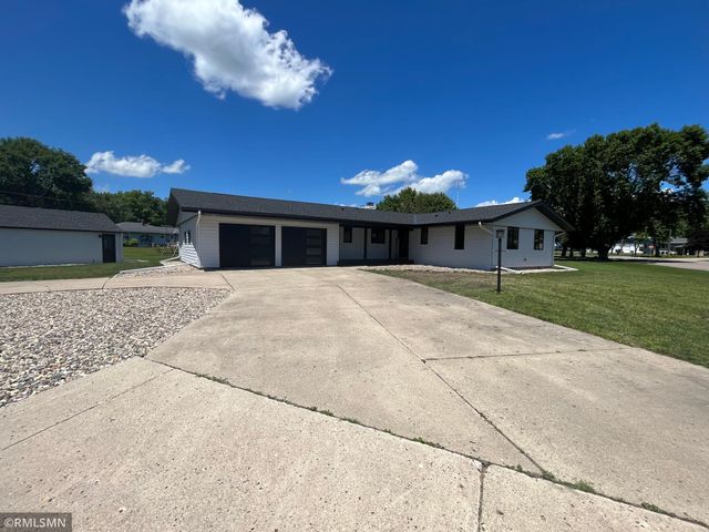 $339,900 | 111 West Drache Avenue | Buffalo Lake