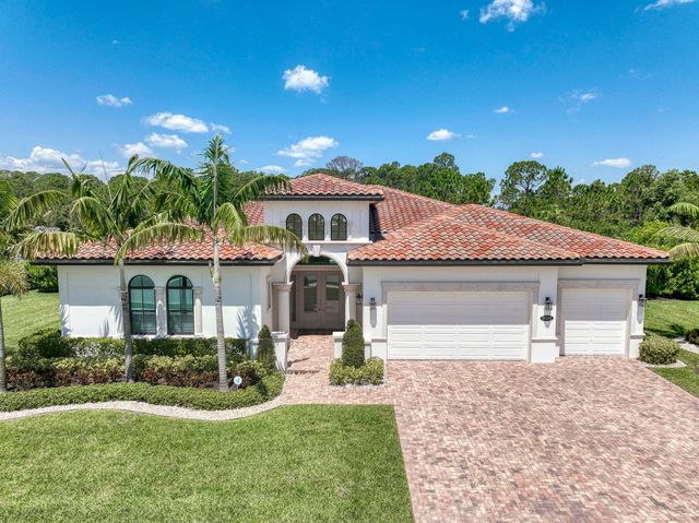 $2,794,950 | 19998 Southeast Gallberry Drive