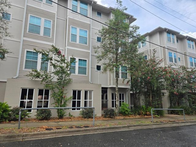 $500 | 835 Southwest 9th Street, Unit 211 | Oxford Terrace