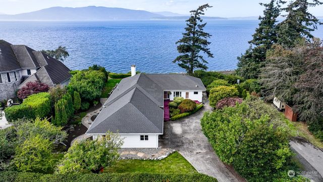 $2,895,000 | 100 Willow Road | Edgemoor