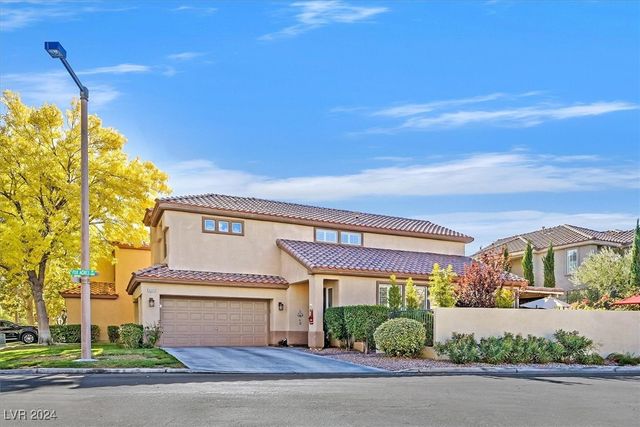 $670,000 | 9329 Eagle Ridge Drive | The Hills South