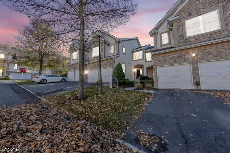 a view of a yard with a house