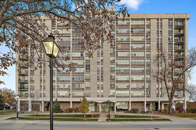 $178,000 | 33 North Main Street, Unit 10H | Lombard