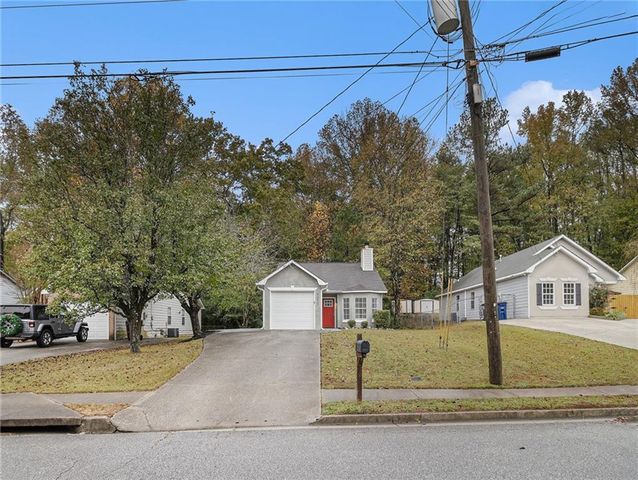 $235,000 | 8053 Fieldstream Way | Douglasville