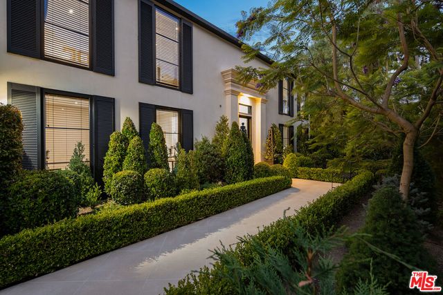 $5,499,000 | 1074 Chantilly Road | Bel Air-Holmby Hills