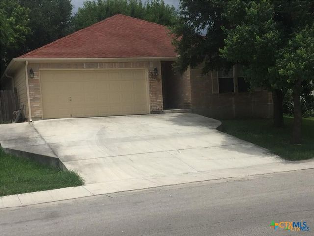 $1,700 | 1140 Hilltop Drive | Hills of Hays