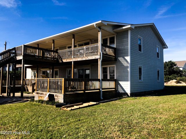 $1,700 | 8702 Ocean View Drive, Unit 2 | Emerald Isle