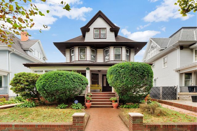 $2,000,000 | 564 East 23rd Street | South Midwood